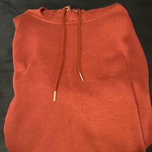 Burgundy men’s hoodie from Primark